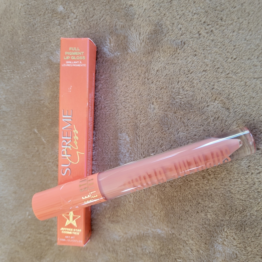 Vibrant Pale Orange Lip Gloss - Picture 7 of 8